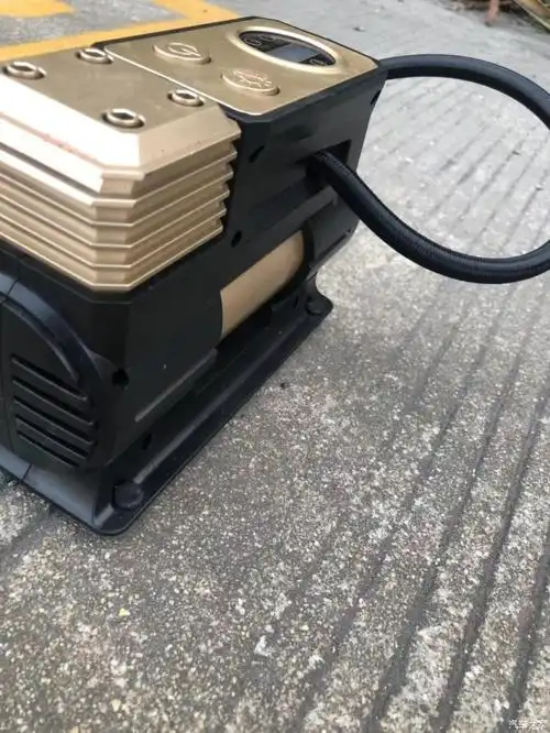 比亚迪汽车充气泵使用教程