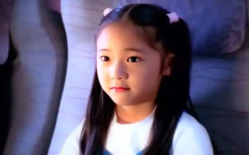 郑秀晶小时候也好可爱了吧!是我奶团子晶晶崽啊!