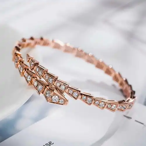 宝格丽简约时尚手镯