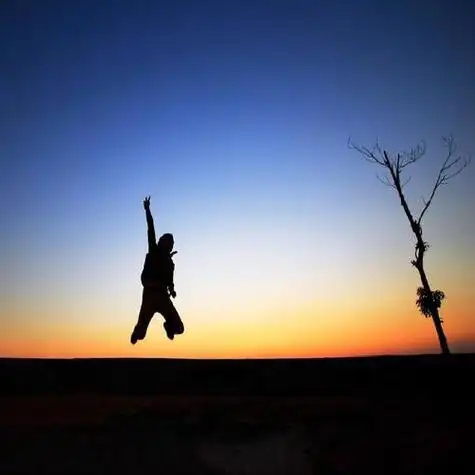 充满正能量阳光向上有朝气的图片头像