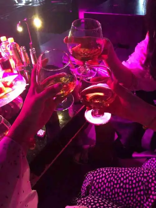 潘多拉酒吧(桐乡店)-"气氛很好哦90, 人气很高的一家店[强.