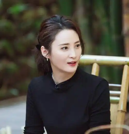 蒋勤勤快言快语被指情商低,看懂她的顾虑才知情有可原_刘涛_小时候