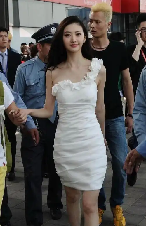 景甜这组图我还是第一次见她还有这一面