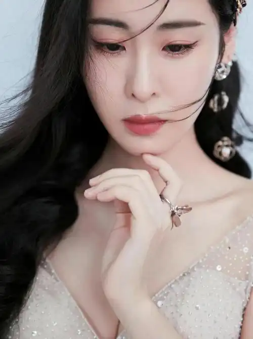 张碧晨性感女神照片