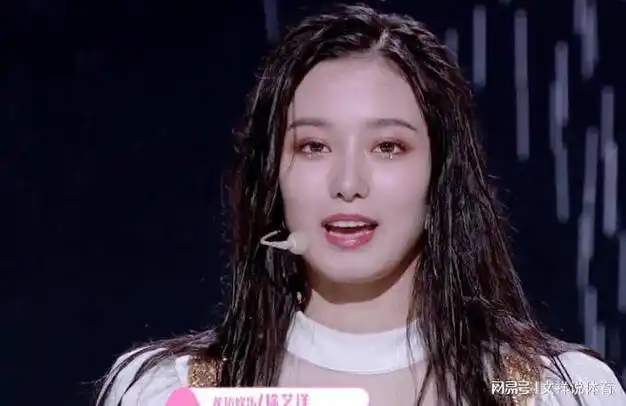 黄子韬夜店示爱徐艺洋多次实锤却不官宣网友还是鹿晗硬气