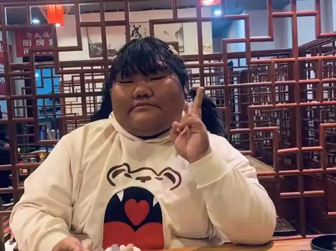 这网恋奔现,见完面是含着泪吃完的