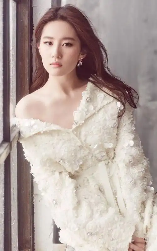 明星-花瓣网|陪你做生活的设计师 | 新浪综艺的照片 - 微相册