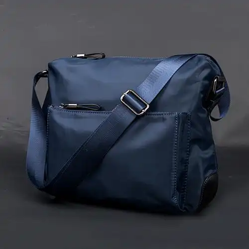 男包斜挎包防水牛津布大容量