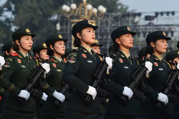 阅兵女兵中国之美向帅气中国女兵致敬