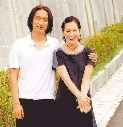 黄磊:我不是完美的男人,婚后绝对不会辜负妻子,家庭是我的全部