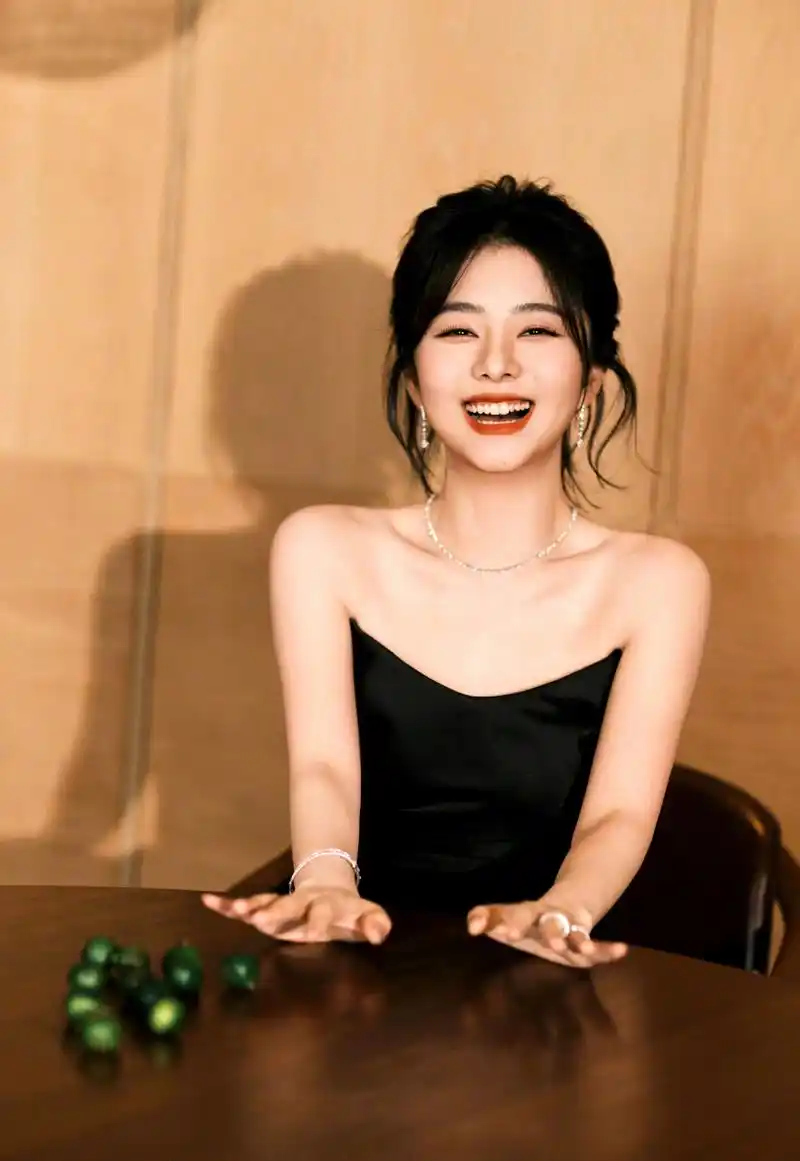 又是被谭松韵美到的一天!