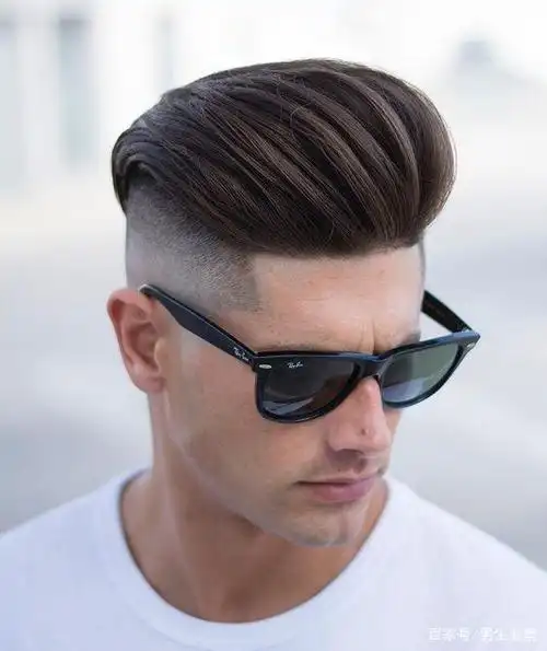 12款"两边铲光"男士发型,渐变的鬓边,清爽又帅气