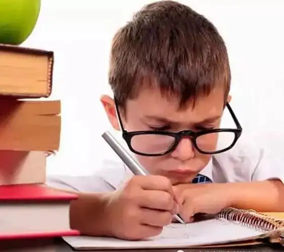 遗传性近视眼能恢复吗