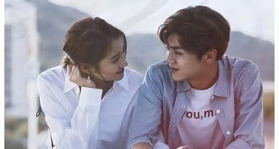 鹿晗连续7年为关晓彤庆生,发文时间都是糖,评论区却无一人祝福_恋情