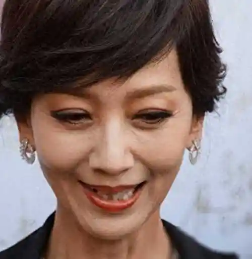 中老女星素颜揭秘:真实模样与普通人无异?_魅力_女神_赵雅芝