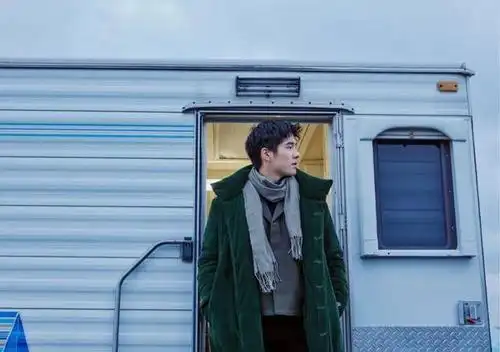 "旅拍男模"刘昊然,带你领略6大旅行圣地!拍照好看到炸!