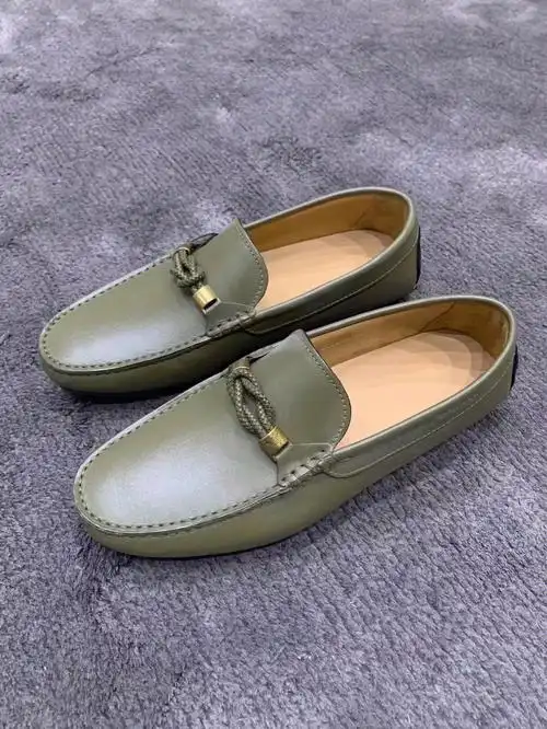 阿玛尼男款豆豆鞋