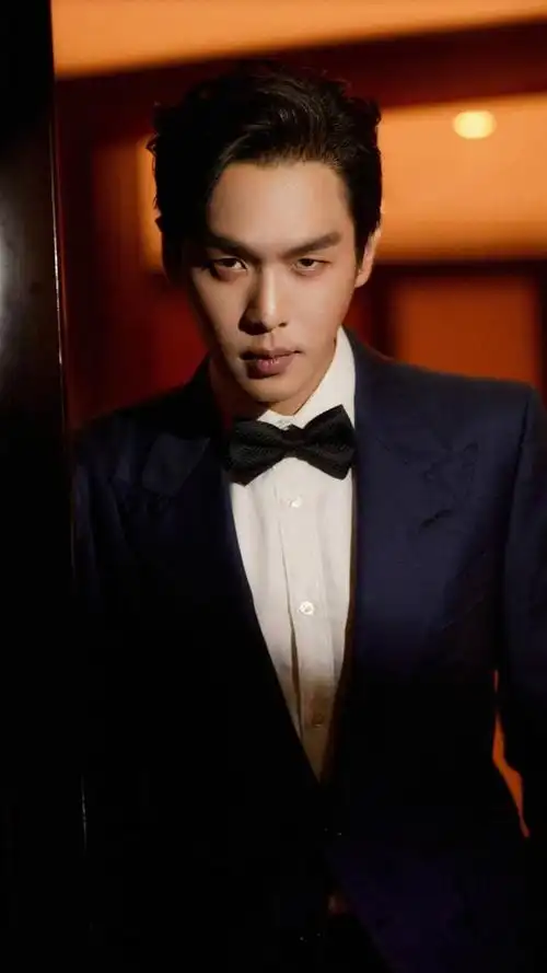 张若昀,中国内地男演员,毕业于北京电影学院