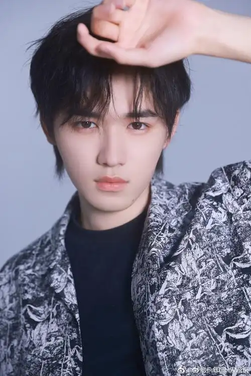 宋亚轩扯衣领##宋亚轩眼神管理