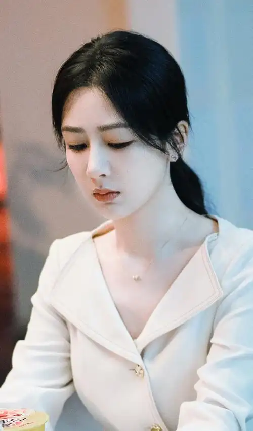 杨紫壁纸|承欢记x麦承欢  3536333533    再见了麦承欢