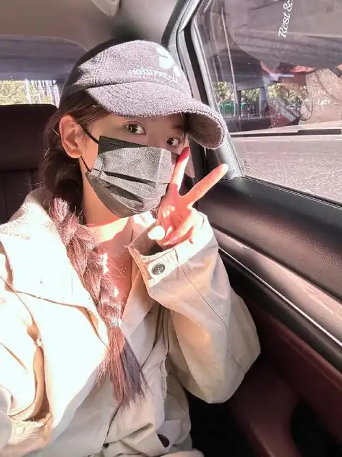 杨超越车内自拍live图#杨超越车内素颜生图直出live美翻啦!