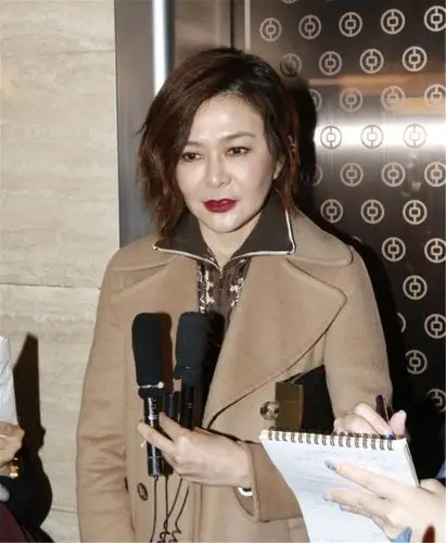 王祖贤晒出素颜近照承认自己即将步入老年还透露这些信息