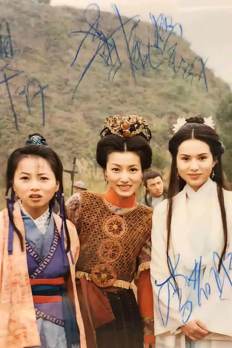 #天龙八部 #武侠经典 #怀旧金曲 黄日华天龙八部幕后剧照 - 抖音