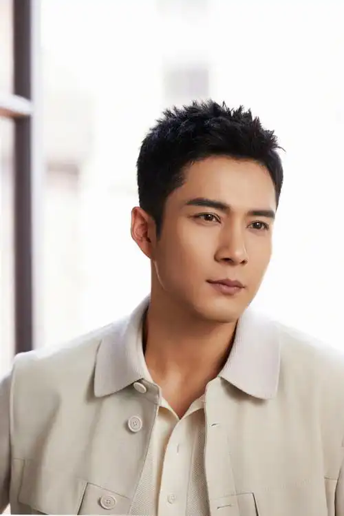 韩东君下不了车