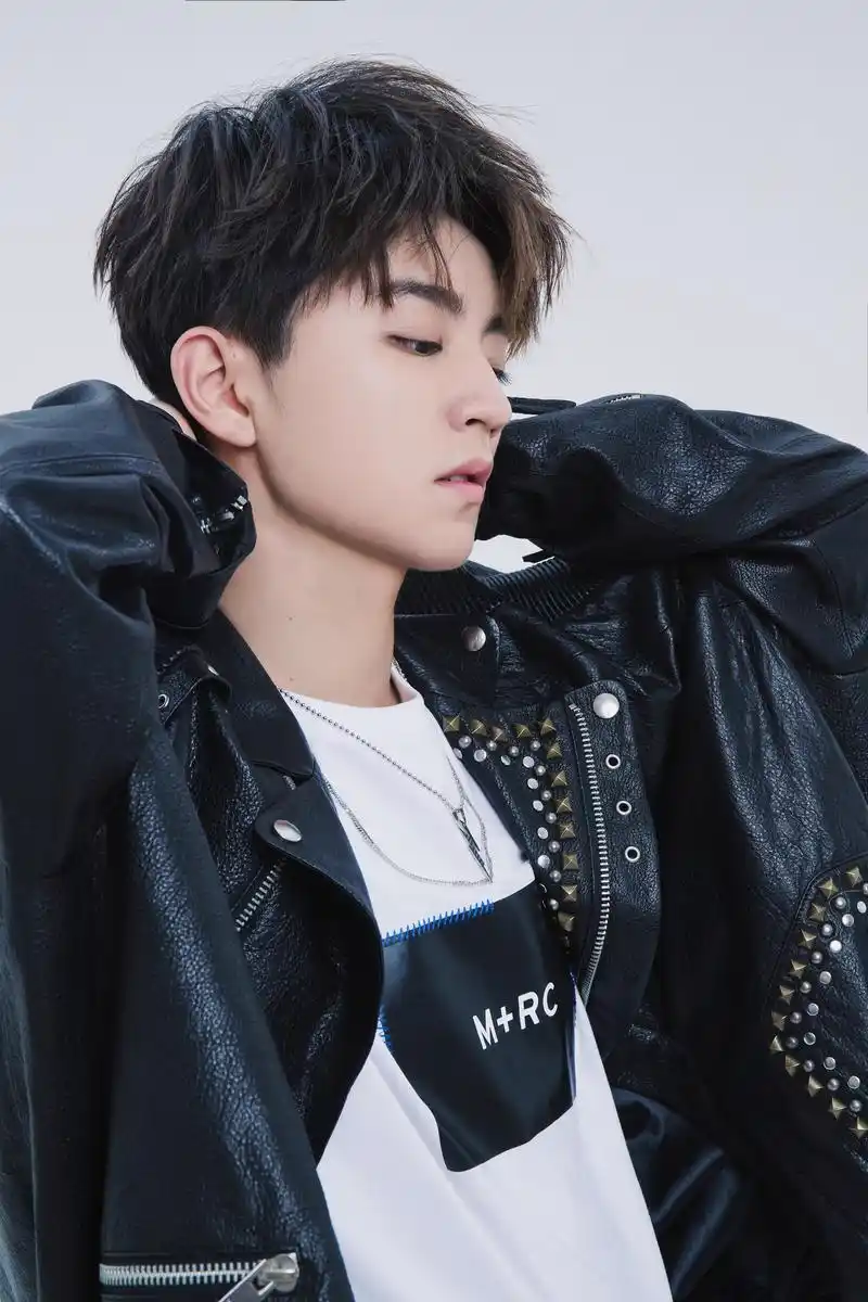 王俊凯karrywang工作室的照片   微相册