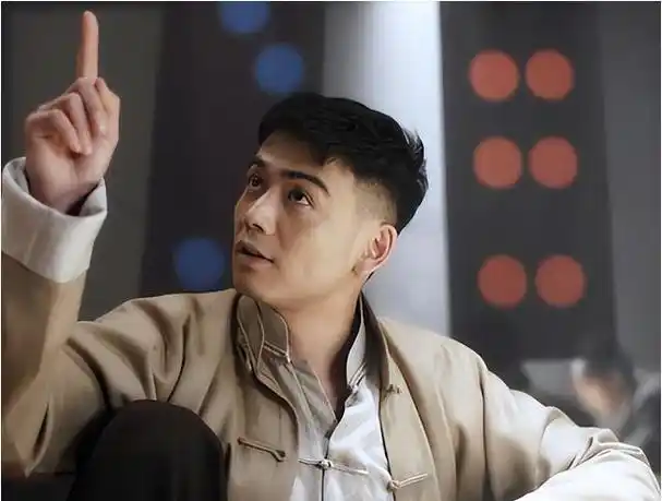 杨烁自信过头被打脸,劈腿代价惨重,终尝恶果!