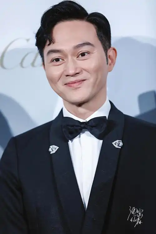 进来看帅哥大头照降低首页吵架emo浓度up一下有新图