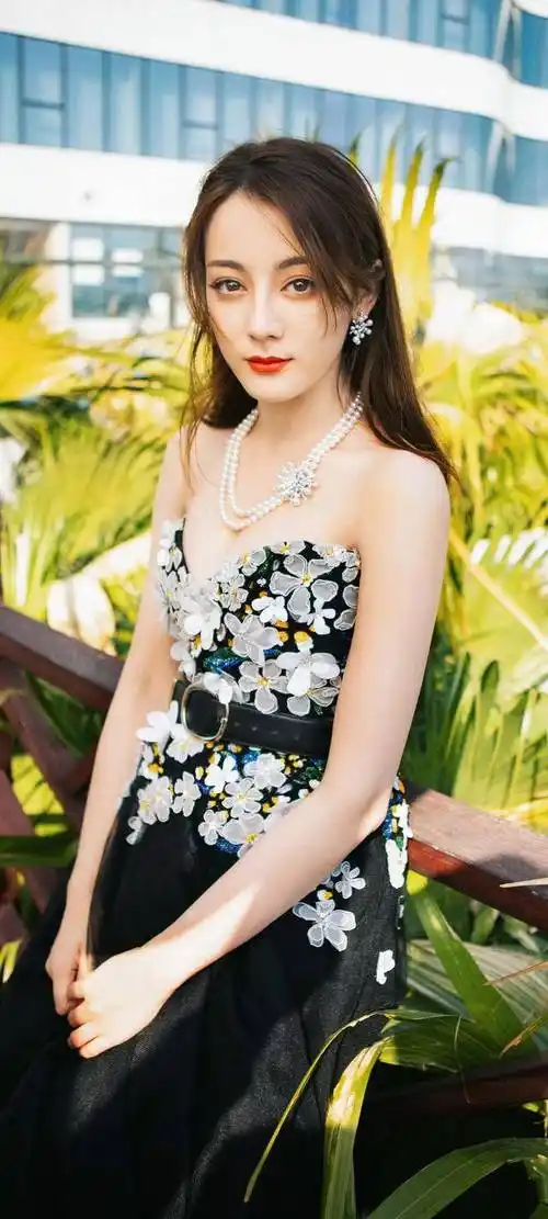 美女系列壁纸地87期迪丽热巴