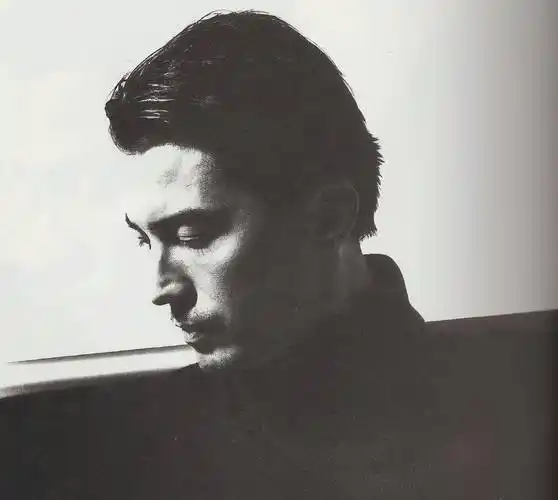 巨星尊龙:来时无父无母,走时干干净净,颜值与演技可吊打小鲜肉_养母