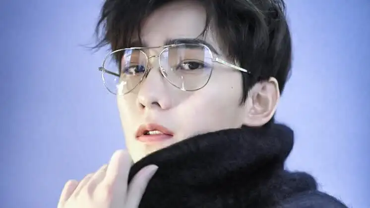 杨洋# 今晚分享的是杨总的时尚大片哦晚安. 来自粟树_24 - 微博