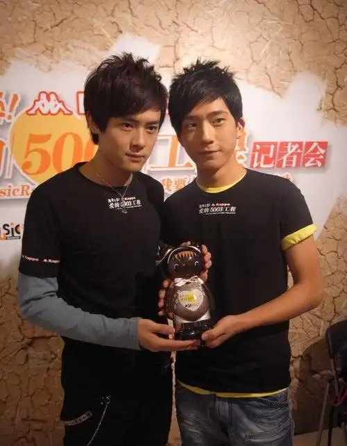 早期付辛博比井柏然帅现在过了近20年井柏然的颜值领先了