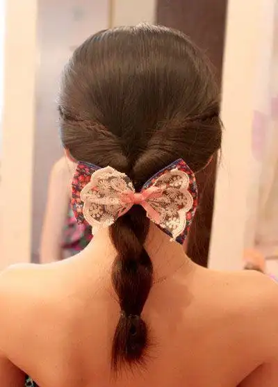 齐刘海发型扎法(有刘海的发型怎么扎好看)