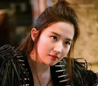 《二代妖精》冯绍峰迷倒"狐狸精"刘亦菲 刘亦菲版狐狸精大爱扎发发型