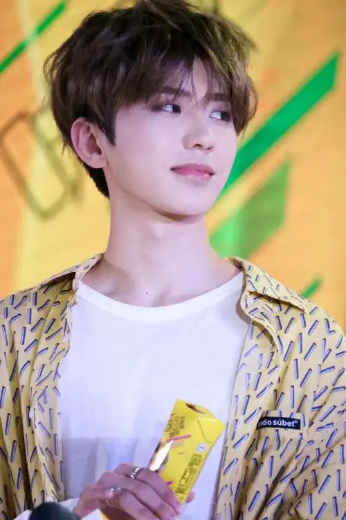 小可爱 真嫩#蔡徐坤