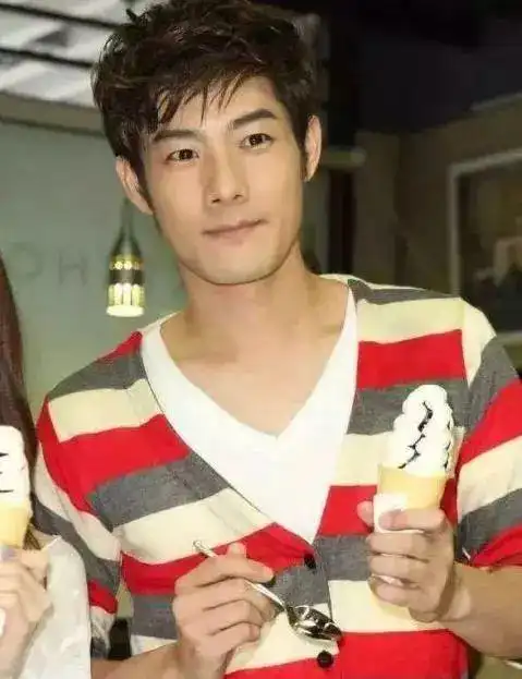 林心如前男友,出道28年零绯闻,如今45岁仍单身一人