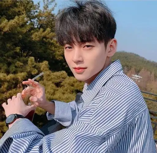 男生蓬松湿感碎发男生蓬松湿感碎发男生蓬松湿感碎发最后一款懒男发型