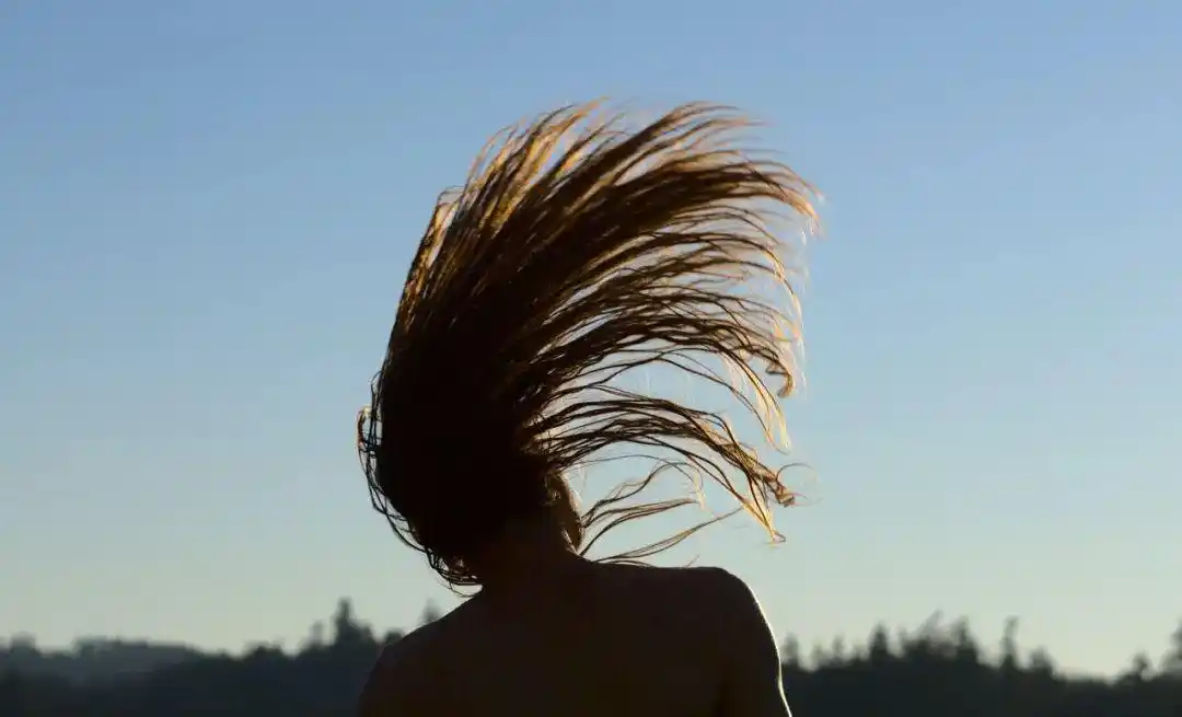 舞娘附身:雪中甩起了飘飘秀发,如此浪漫唯美的场景主演却是个大男人