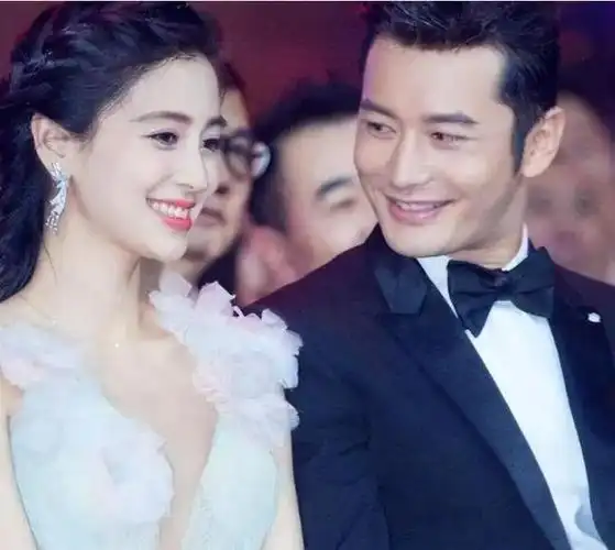 angelababy迎来爱情的第二春高调晒出10w花束示爱男友身份引发疑