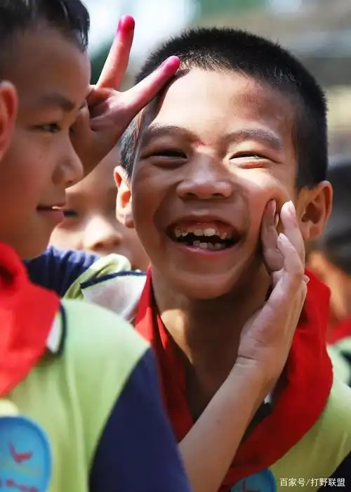 20张珍藏版笑脸,10种笑的境界,山区孩子陪你度过2020