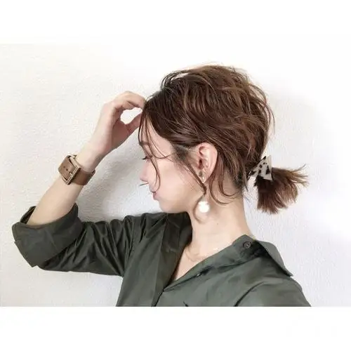 只要3分钟空气感低马尾发型便完成快来试试吧sis!