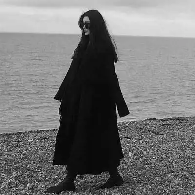 女生头像黑白高冷 霸气超拽孤独女生头像