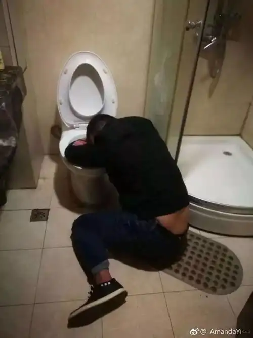 让你的朋友喝醉酒!画面简直不敢想象