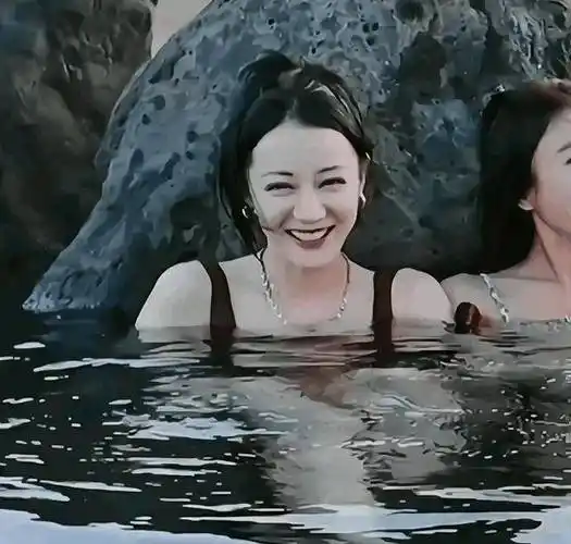 迪丽热巴《花儿与少年》严实泳衣引爆全网,网友:美到心醉!