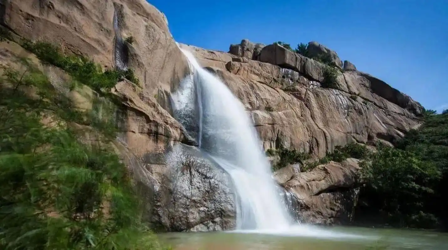 威海乳山岠嵎山国家级森林公园 位于山东威海乳山市乳山寨镇,属于