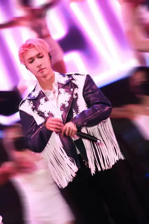 张艺兴大航海2巡演#第三站·舞台嘿,没完没了的夏天继续吧!