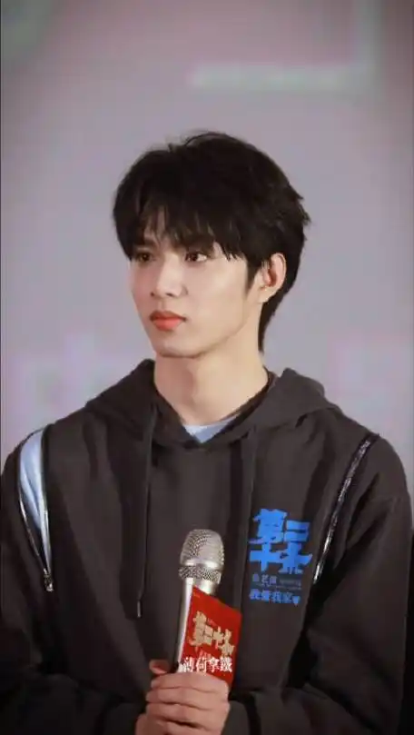 发个苏州路演小刘06漂亮的好像bjd娃娃#刘耀文路演#.